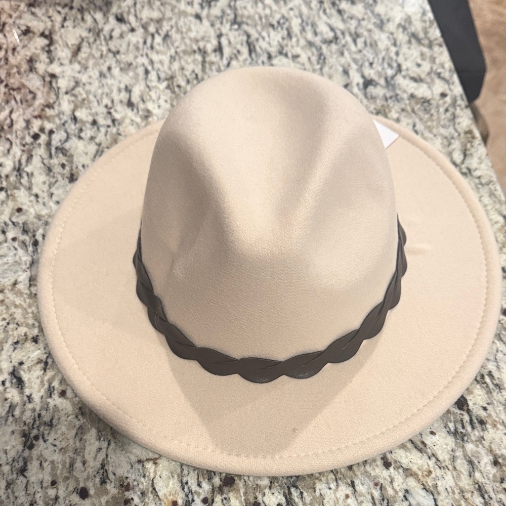 Time and Tru Tan Wide-Brim Hat with Brown Band